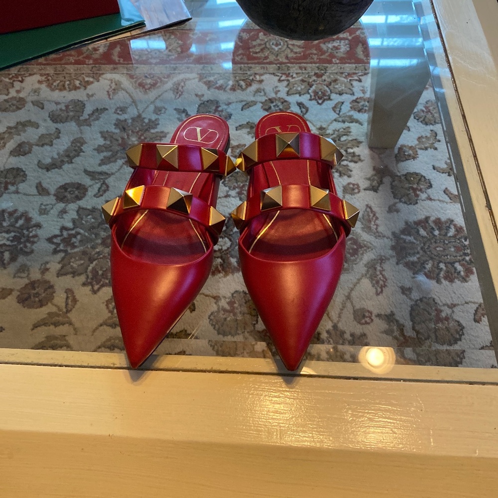 VALENTINO GARAVANI Calfskin Roman stud flat mules